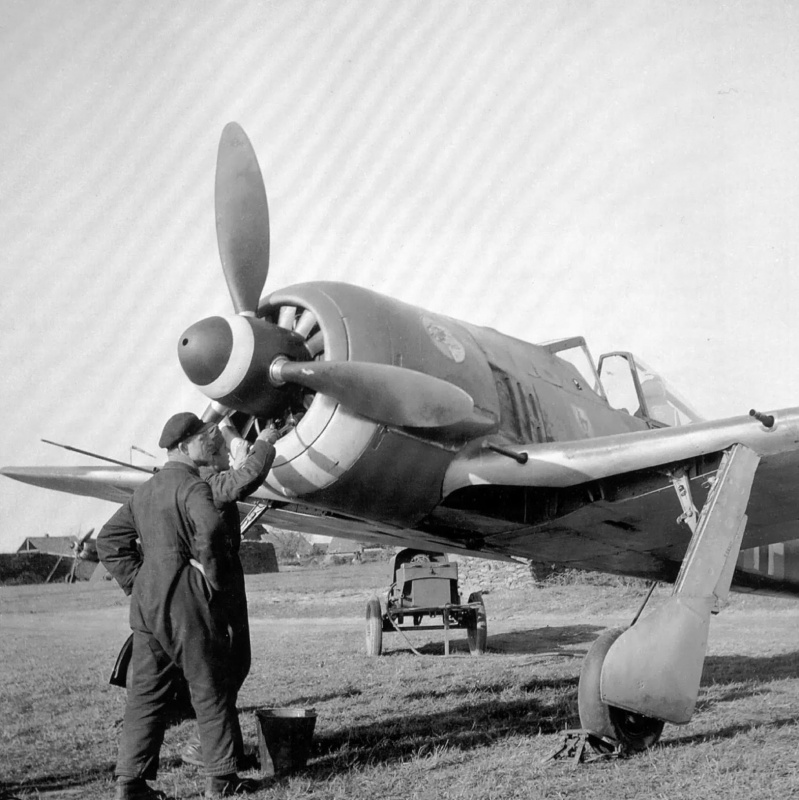 fw190a_3_jg_51_ground_prussia_1942.c3jmn